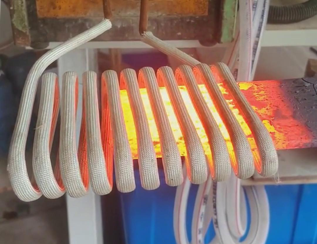 40KW高頻感應(yīng)加熱設(shè)備可用于10mm鋼板的淬火、回火等熱處理工藝