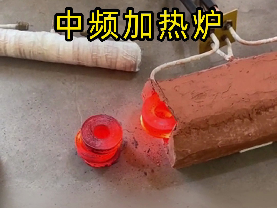 棒料紅沖要自動送料中頻加熱爐？當然有！自動化鍛造方案這樣配