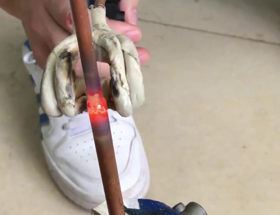 手持式高頻焊接設(shè)備，4-16銅管焊接，2秒焊接完成，代替火焰焊接，安全省時省人工