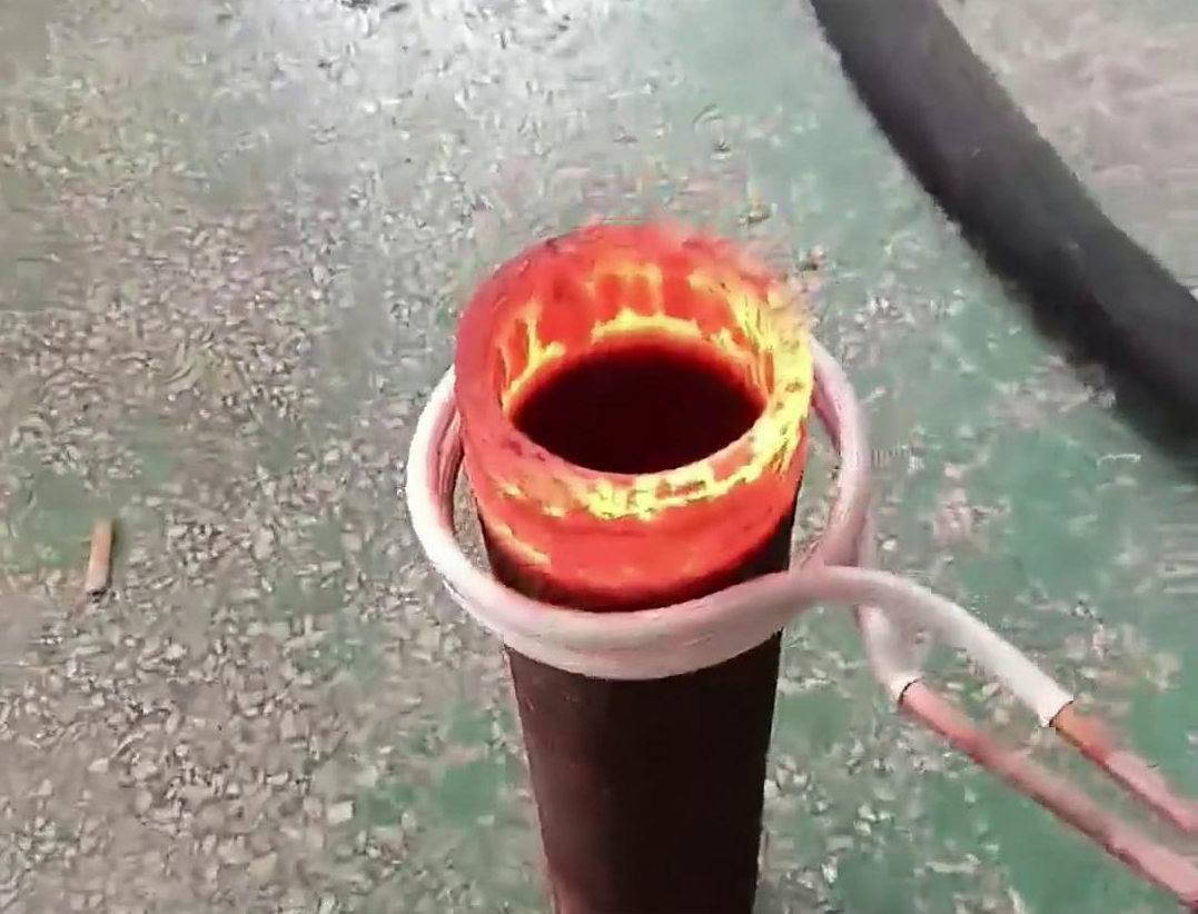 手持式高頻加熱機(jī)，輕便靈活，操作簡(jiǎn)便